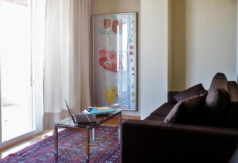 جناح دور أخير, Astoria Hotel Thessaloniki