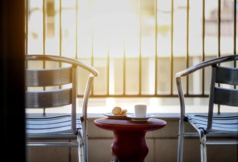 جناح دور أخير, Astoria Hotel Thessaloniki