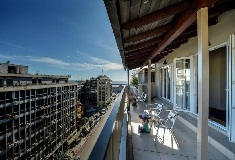 جناح دور أخير, Astoria Hotel Thessaloniki