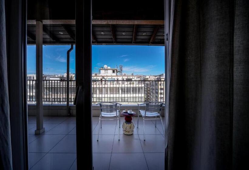 جناح دور أخير, Astoria Hotel Thessaloniki