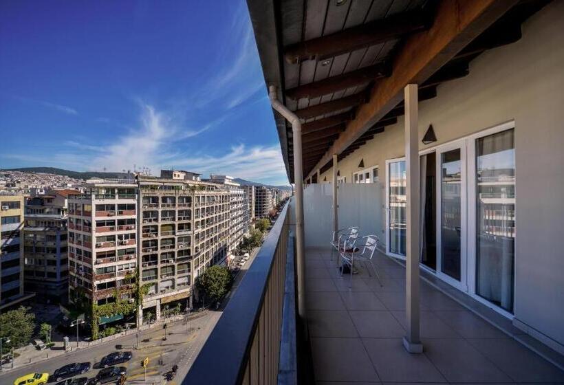 جناح دور أخير, Astoria Hotel Thessaloniki