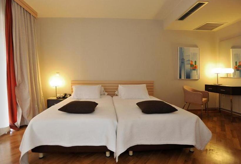 جناح دور أخير, Astoria Hotel Thessaloniki