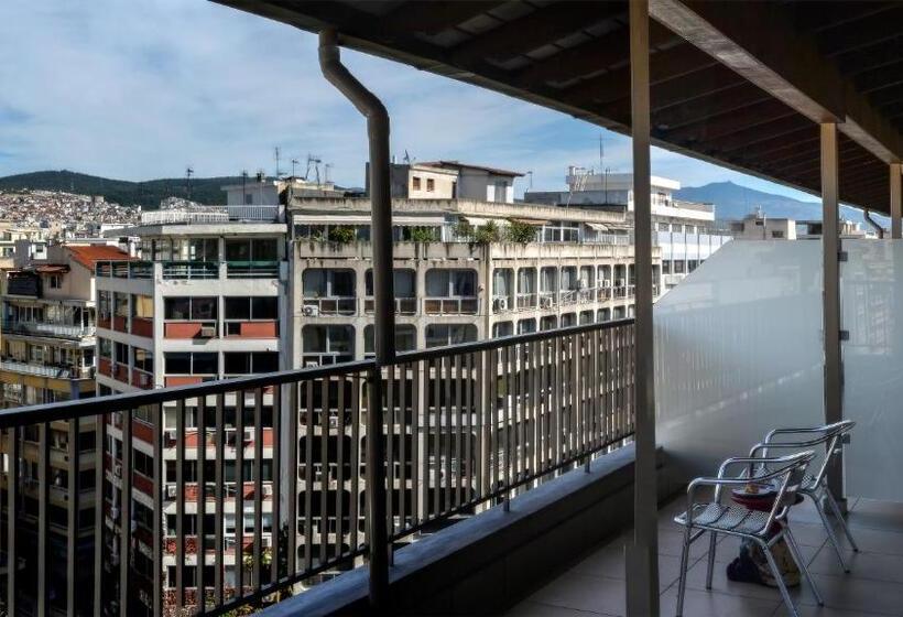 جناح دور أخير, Astoria Hotel Thessaloniki