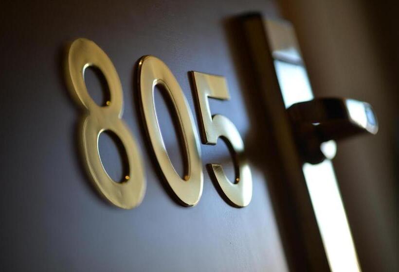 جناح دور أخير, Astoria Hotel Thessaloniki