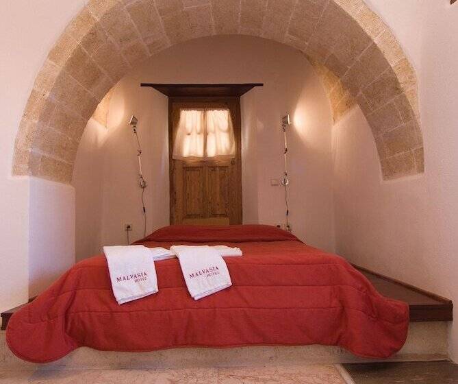 غرفة قياسية ثلاثية, Bastione Malvasia