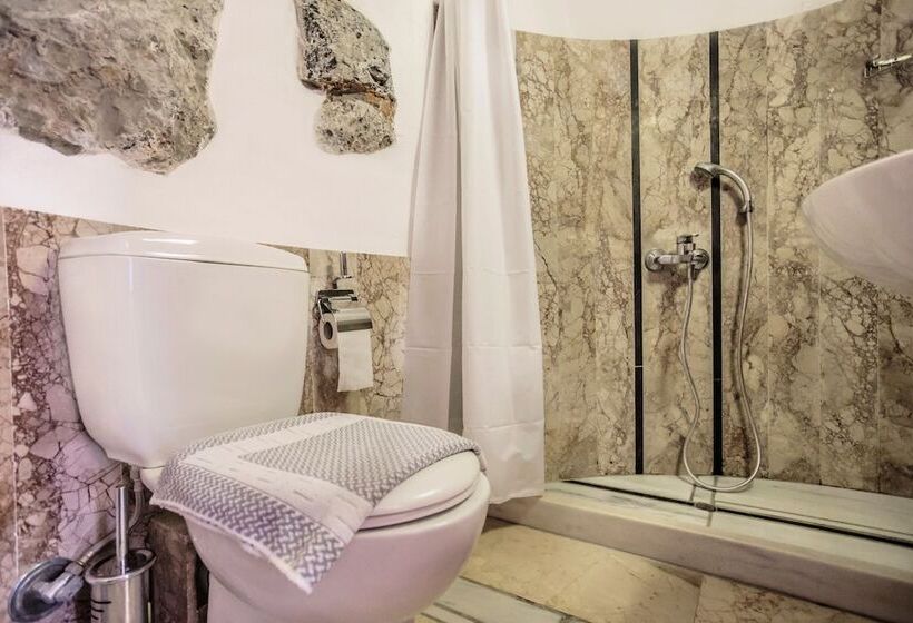 غرفة قياسية ثلاثية, Bastione Malvasia