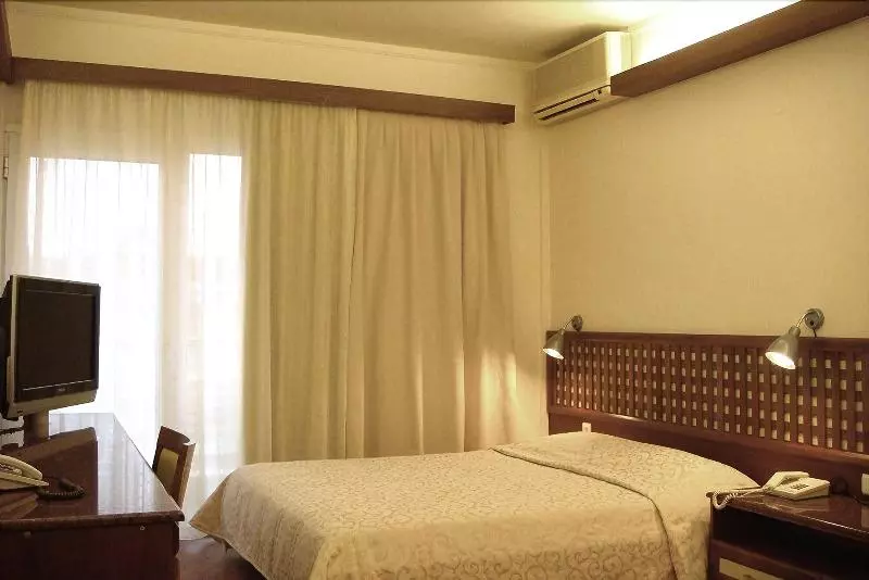 Chambre Standard Individuelle, Evridiki
