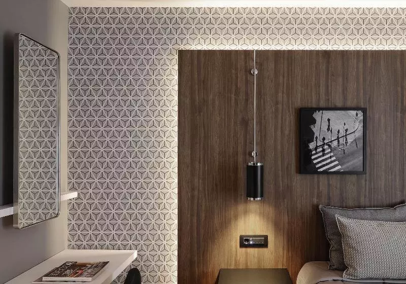 Chambre Standard Individuelle, Evridiki