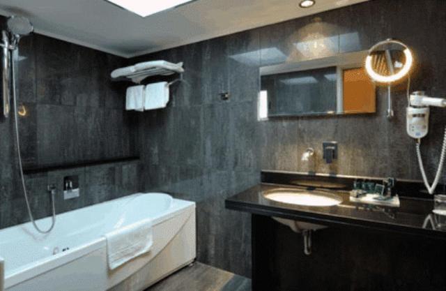 סוויטת ג'וניור, Galaxy City Center