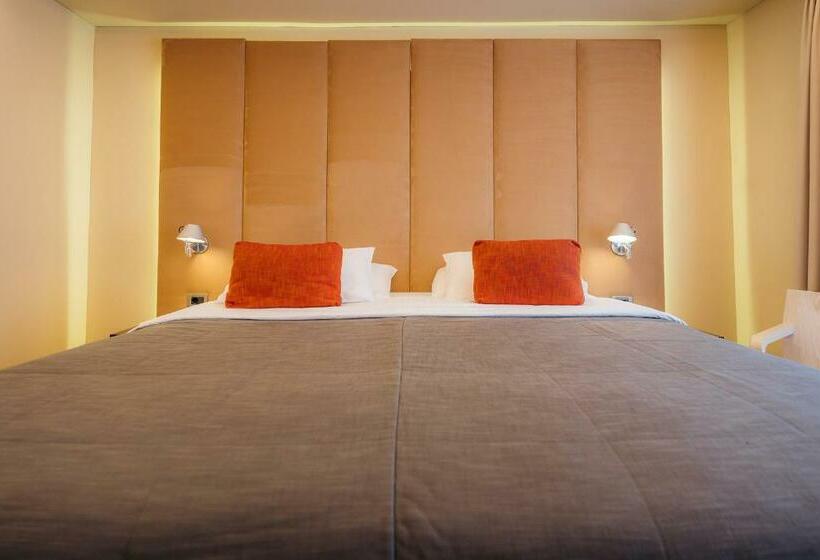 景色の見えるスーペリアルーム, Herodion