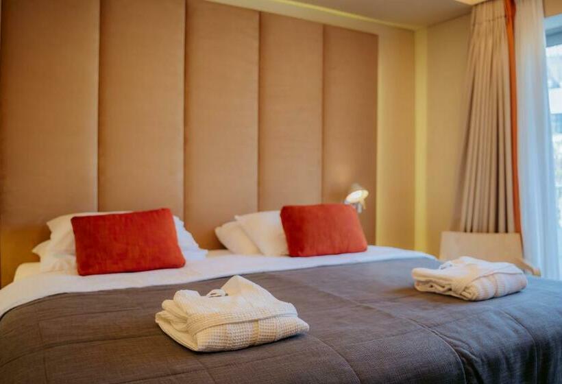 景色の見えるスーペリアルーム, Herodion