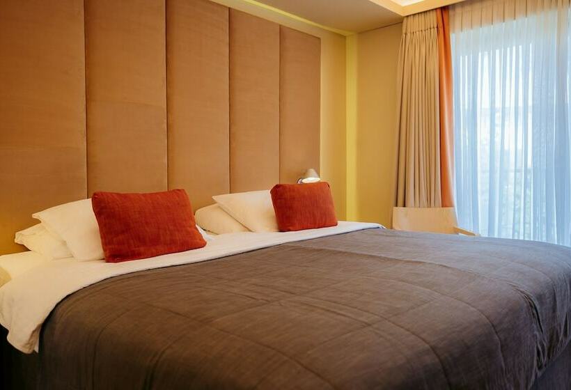 景色の見えるスーペリアルーム, Herodion