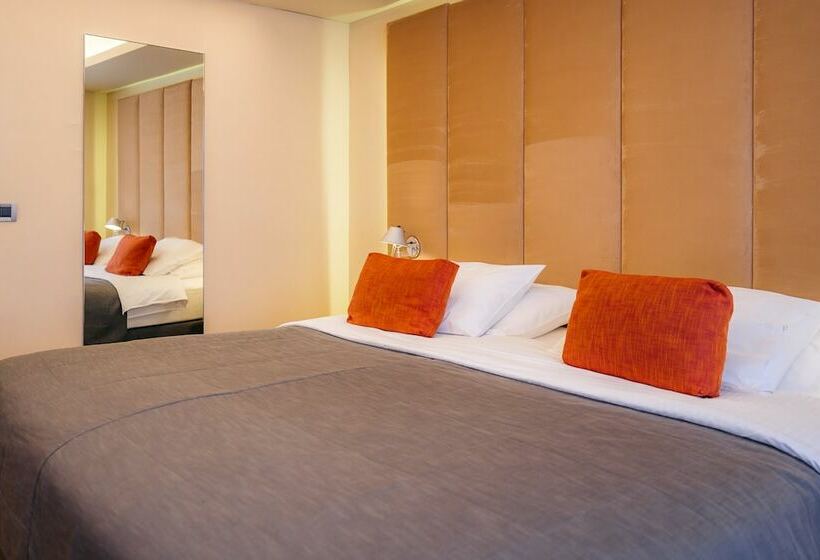 景色の見えるスーペリアルーム, Herodion