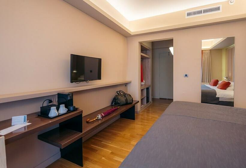 景色の見えるスーペリアルーム, Herodion