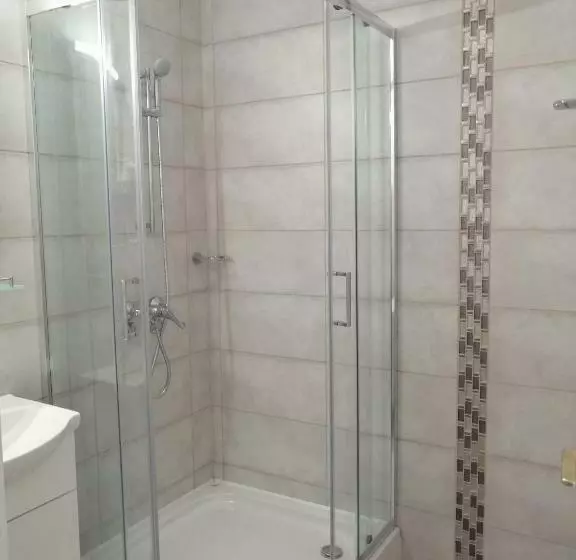 اتاق سوپریور, Hőforrás