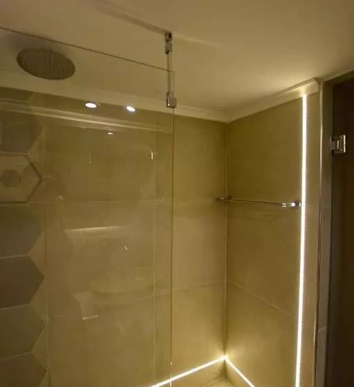 Chambre Supérieure, John S