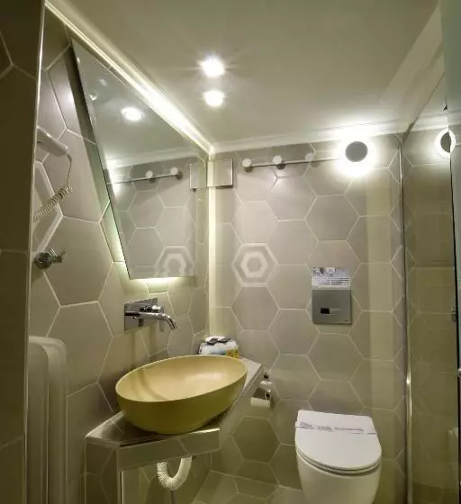 Chambre Supérieure, John S