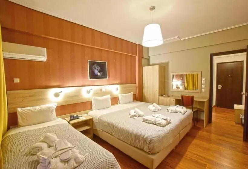 Chambre Triple Standard, John S