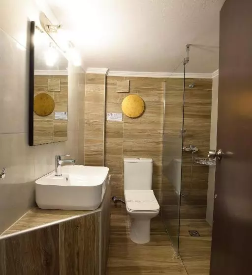 Chambre Triple Standard, John S