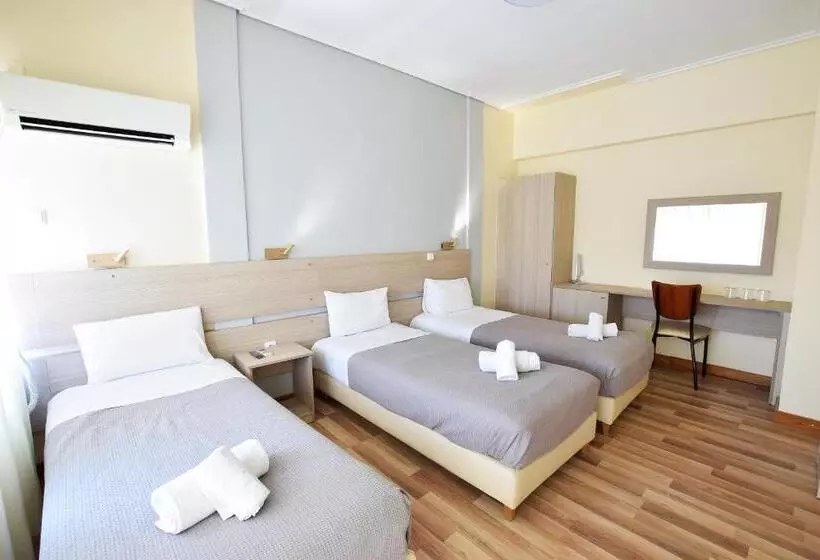 Chambre Triple Standard, John S