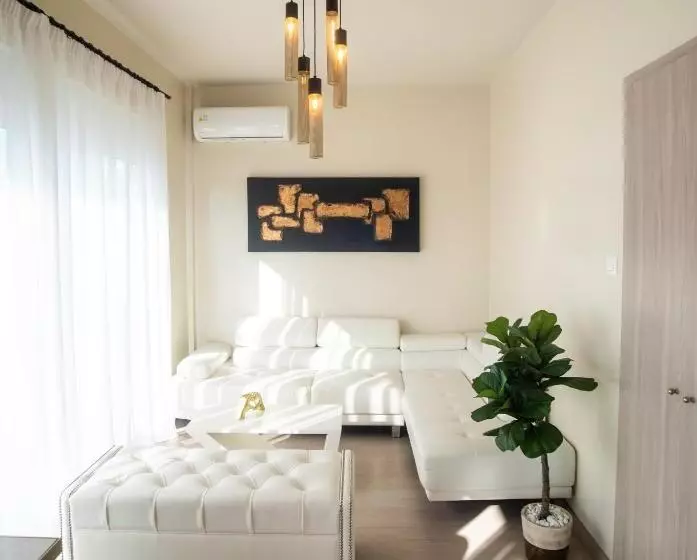 Suite Lit King, John S