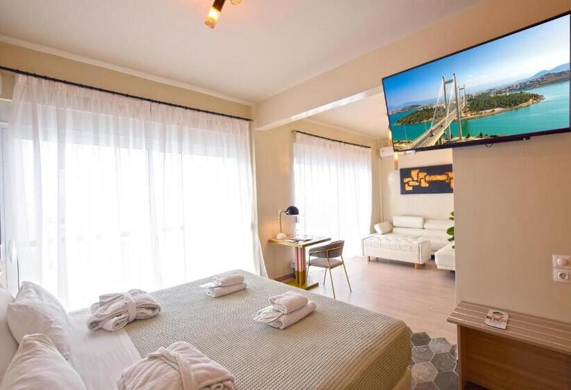 מיטת קינג בסוויטה, John S