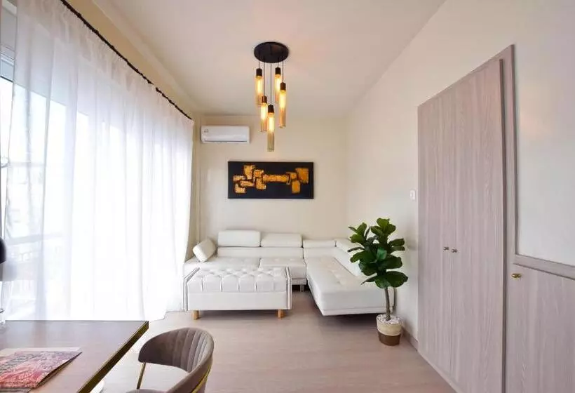 Suite Lit King, John S