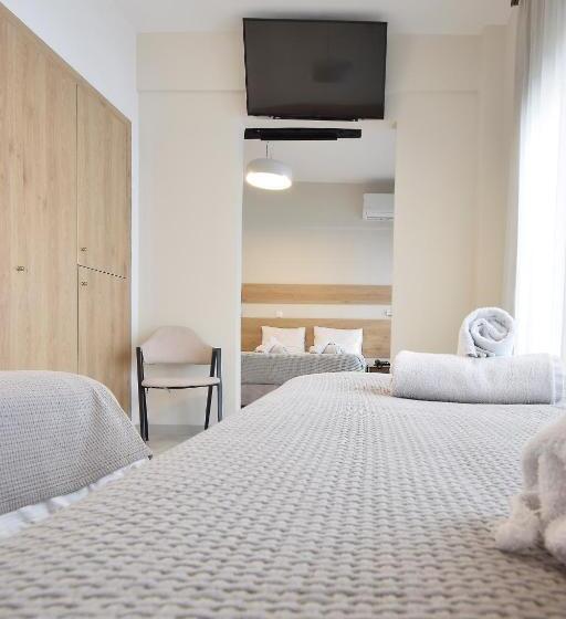 חדר משפחתי, John S