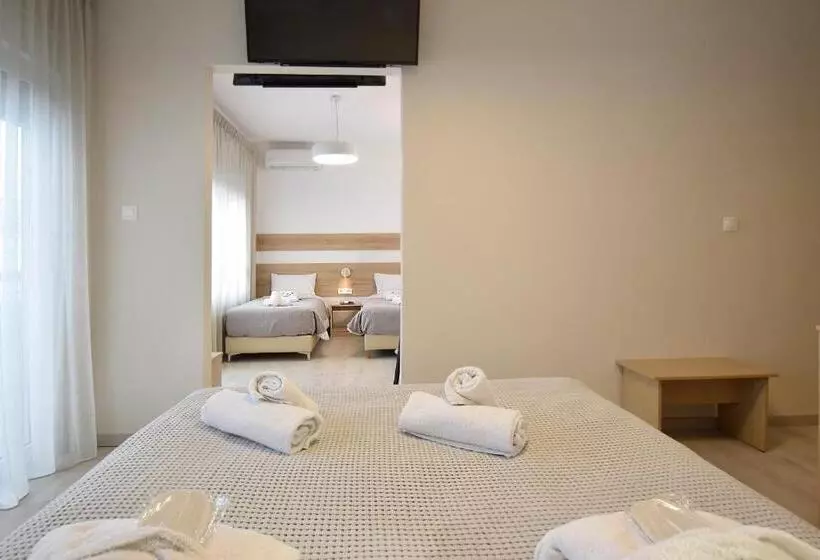Chambre Familiale, John S