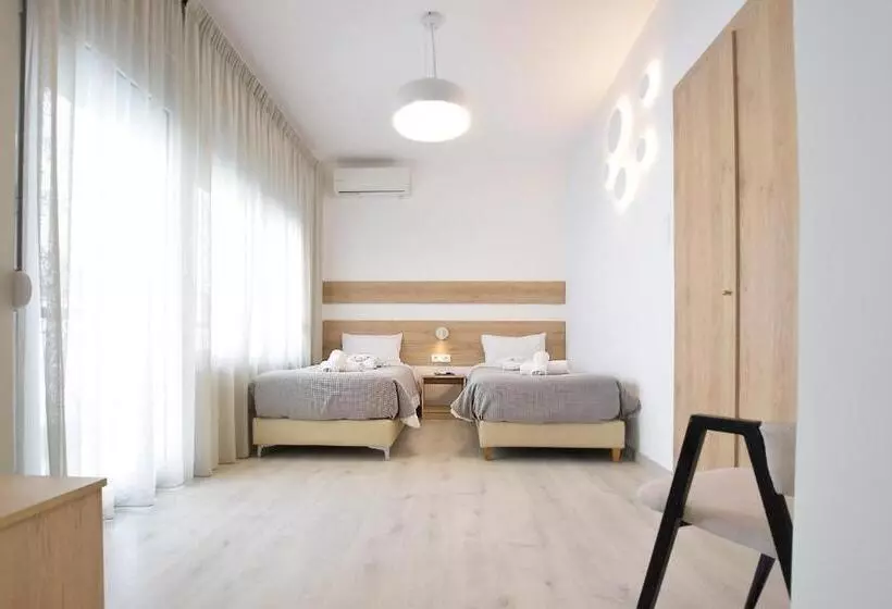 Chambre Familiale, John S