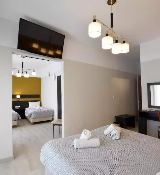 Chambre Familiale, John S
