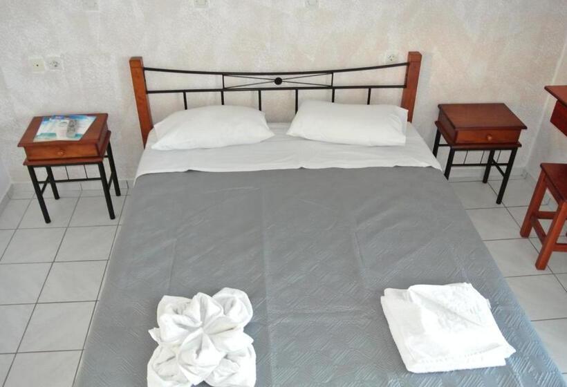 Номер Стандарт Вид на Горы, Kokalakis