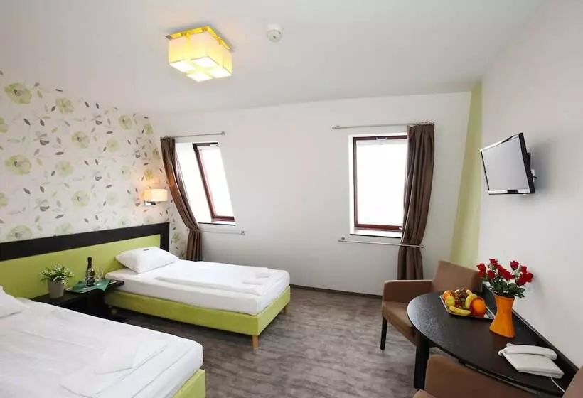 Economy Room