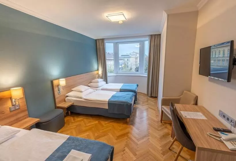 Comfort Triple Room