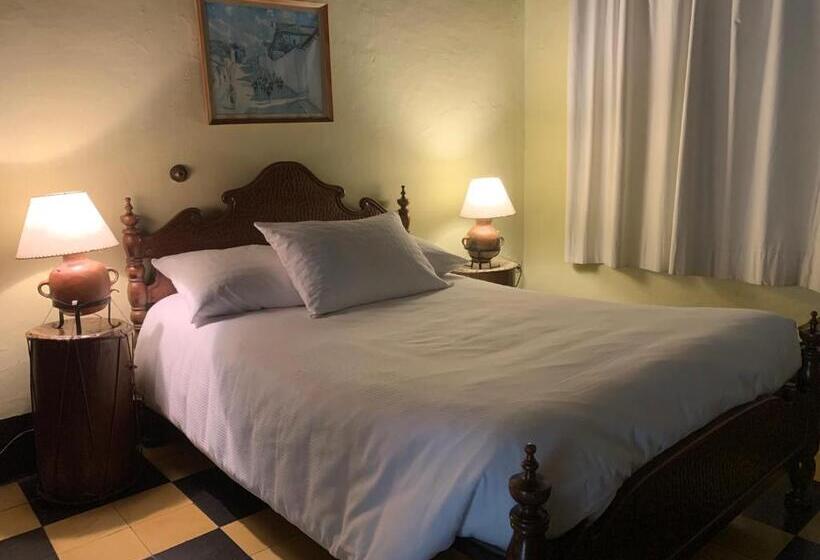 اتاق استاندارد سه نفره, Museo Mayan Inn