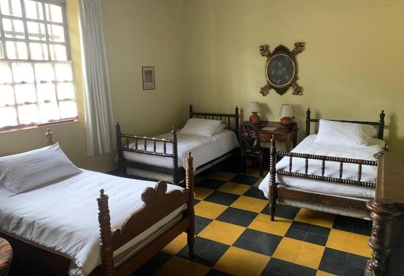 اتاق استاندارد سه نفره, Museo Mayan Inn