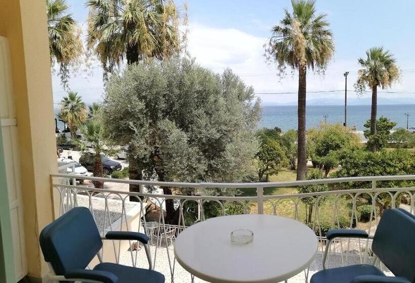 Triple Room Sea View, Nireus