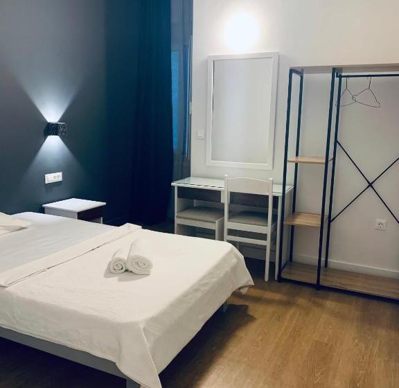 エコノミーシングルルーム, Platon