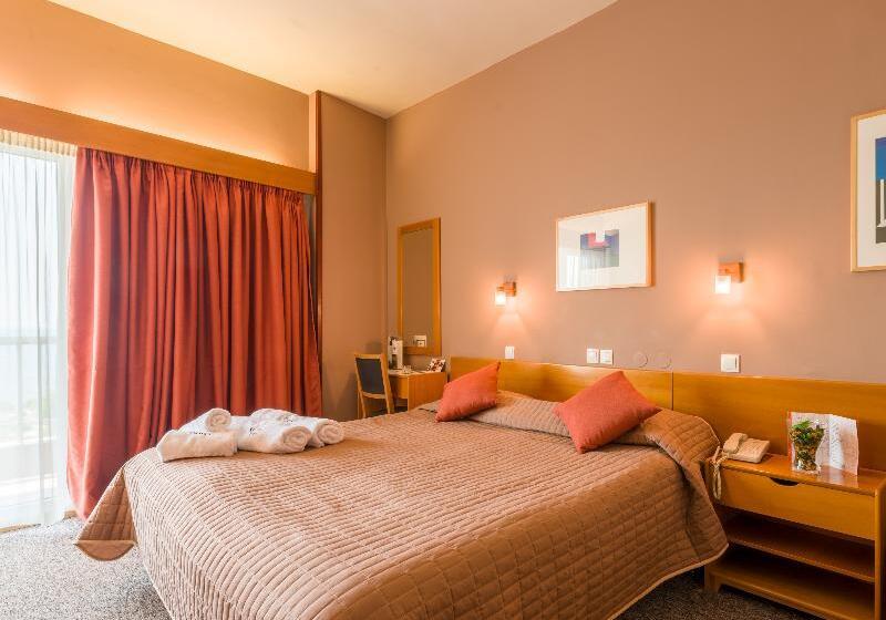 غرفة قياسية مطلّة علي البحر, Queen Olga