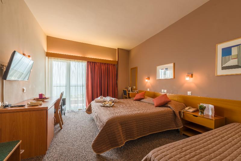 Triple Room Sea View, Queen Olga