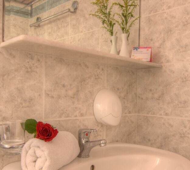 Családi Szoba, Solimar Dias