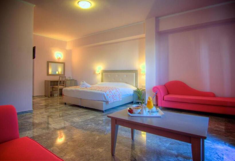 Családi Szoba, Solimar Dias