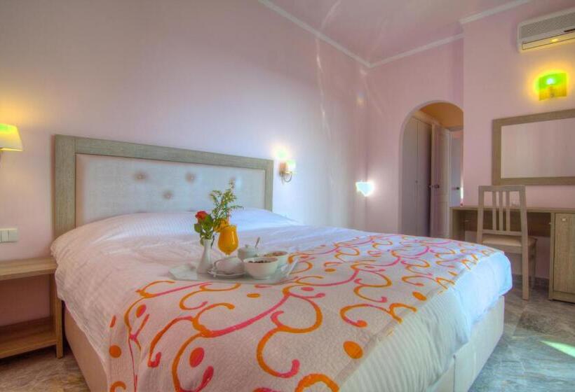 Családi Szoba, Solimar Dias