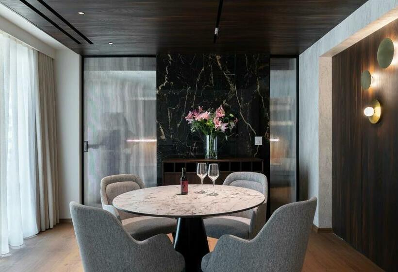 침실 2개 스위트, The Stanley