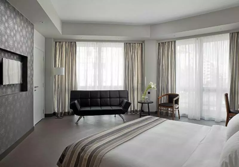 Chambre Familiale, The Stanley