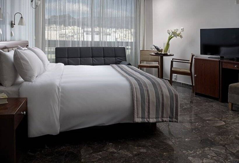 주니어 스위트, The Stanley