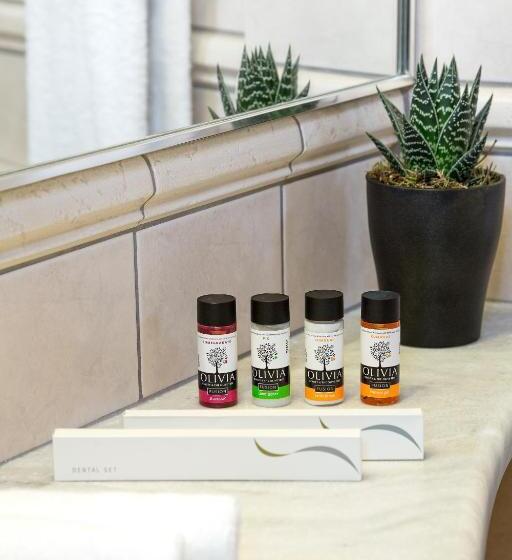 주니어 스위트, The Stanley