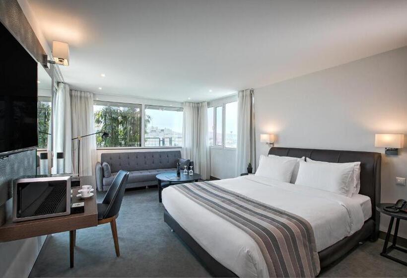 주니어 스위트, The Stanley