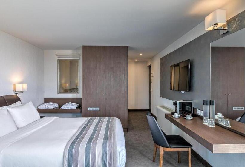 주니어 스위트, The Stanley