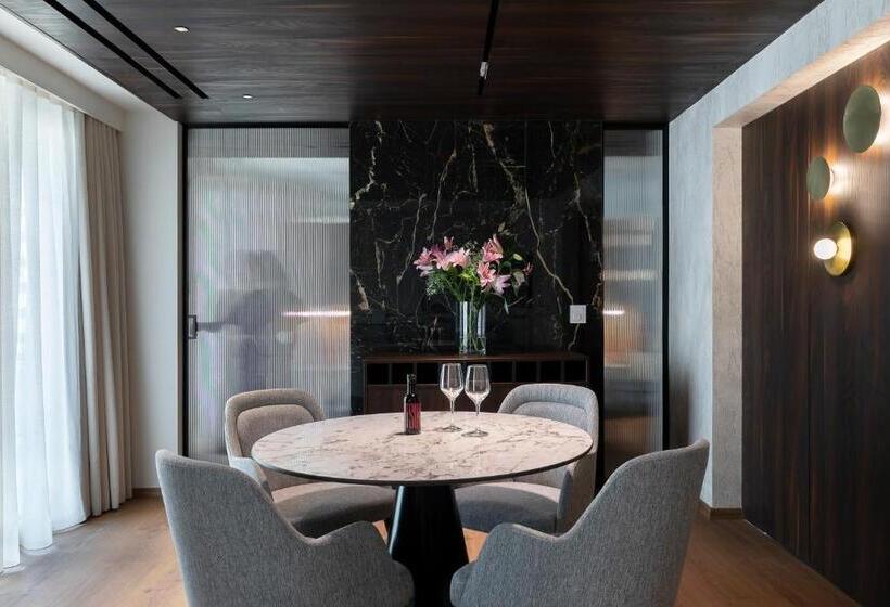 스위트, The Stanley